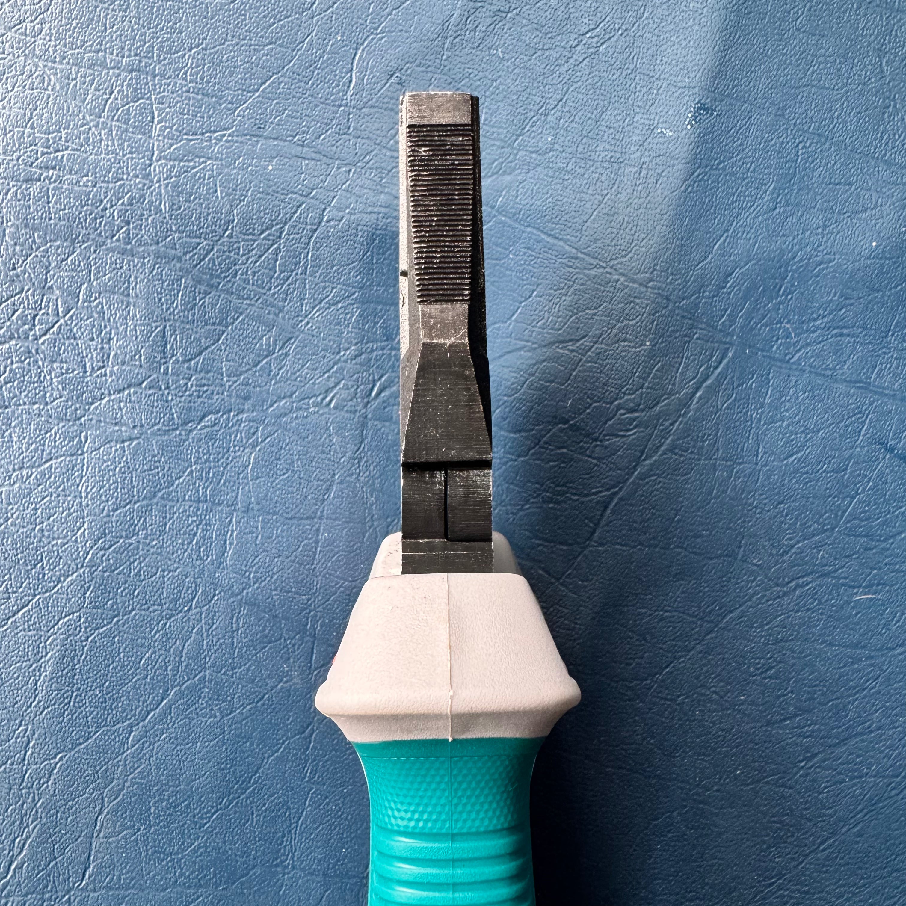 Total Combination pliers 8" THT210806
