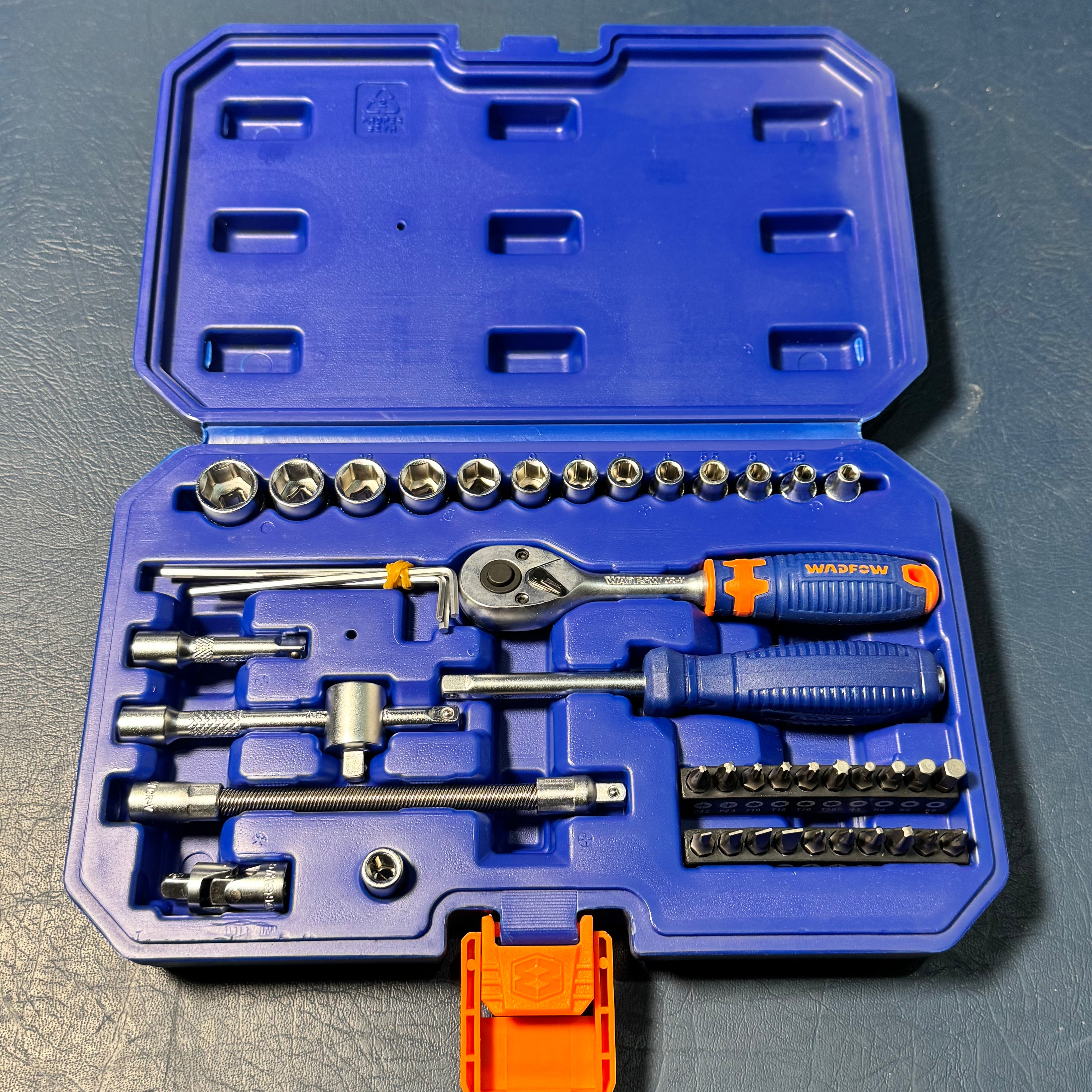 WADFOW 45 Pcs 1/4" socket set WST4D45