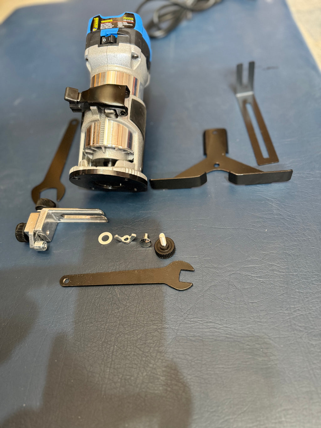 Forward Trimmer 6.35mm 700W Precision Wood Trimming and Routing Tool