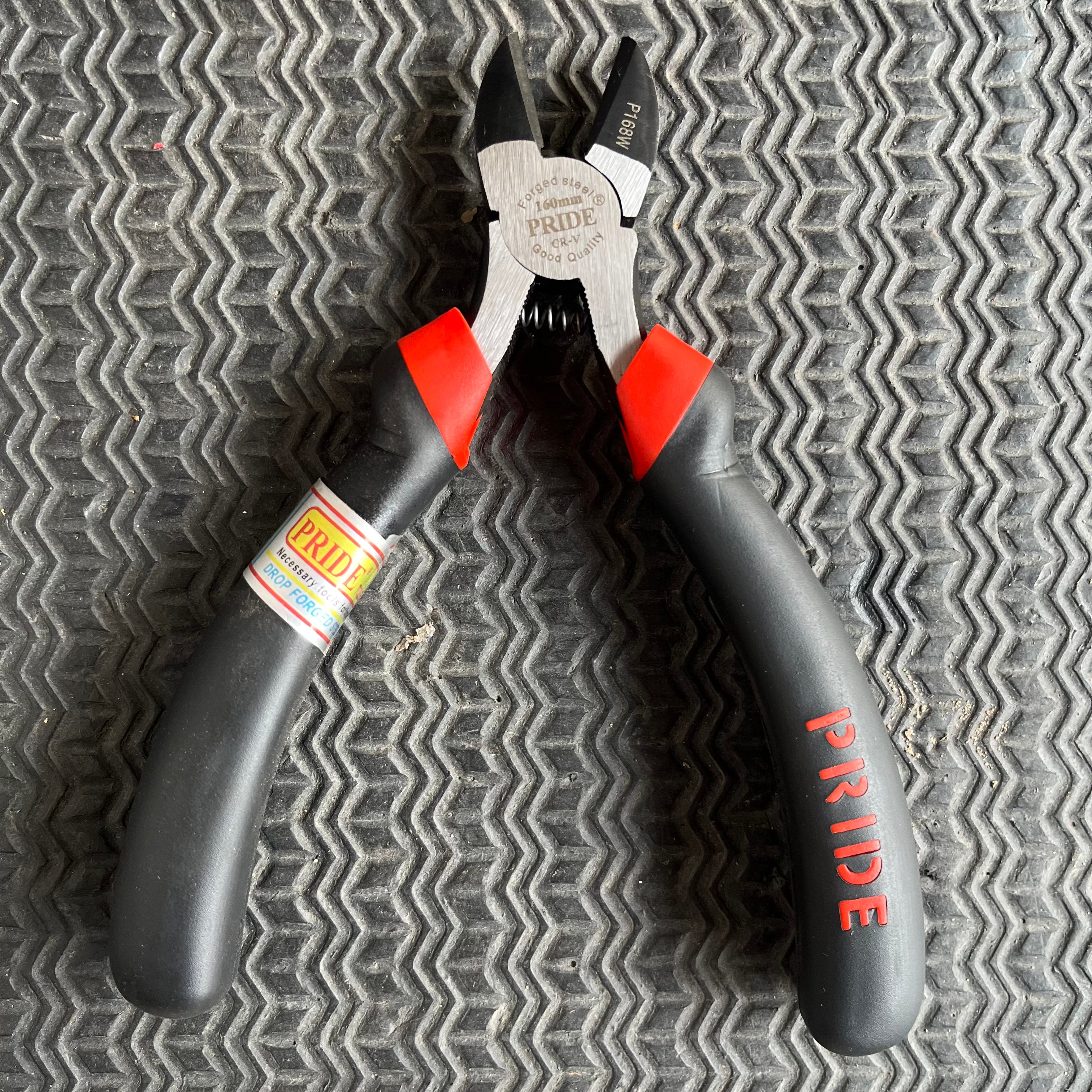 6”cutter plaas black pride