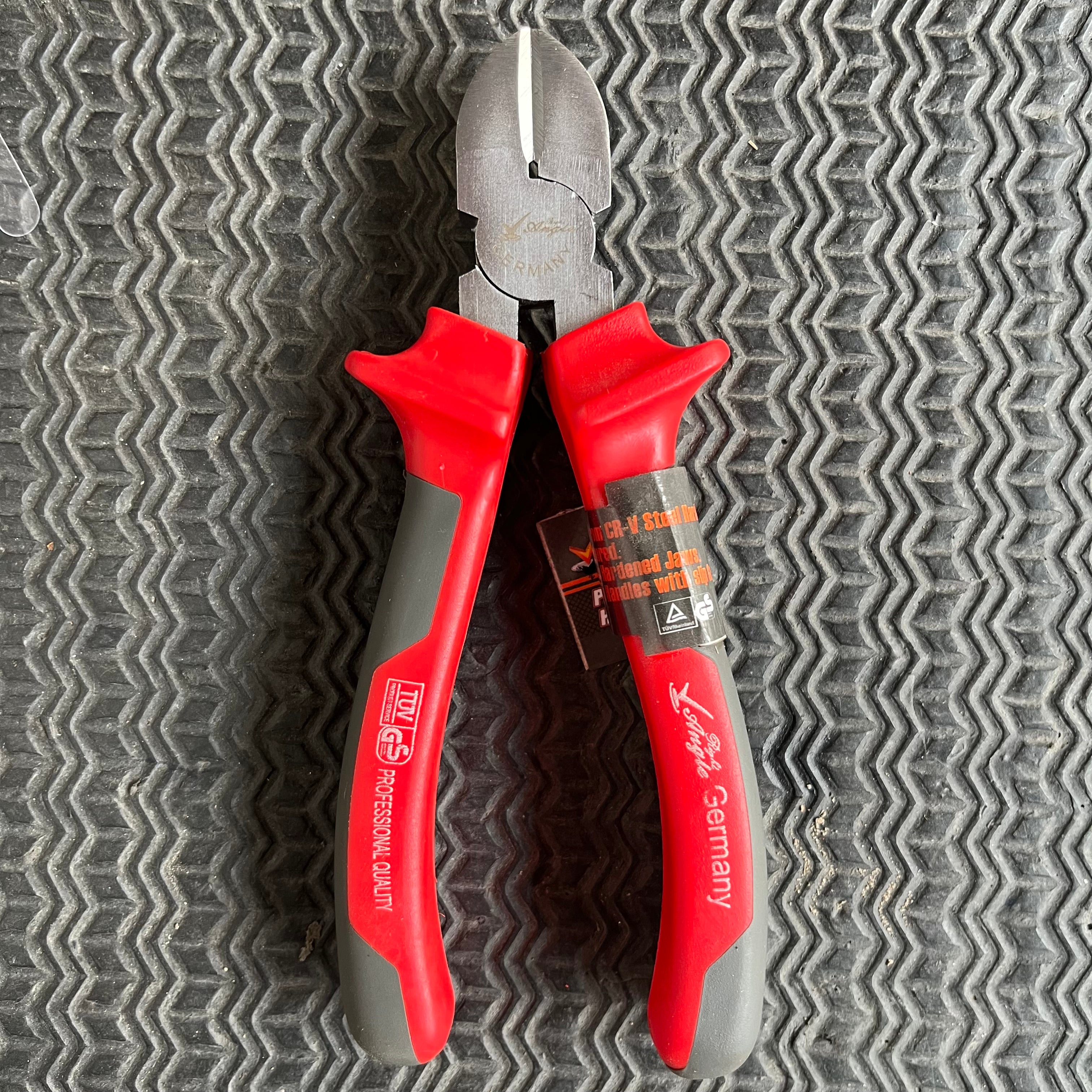 Cutter plaas angle red/black