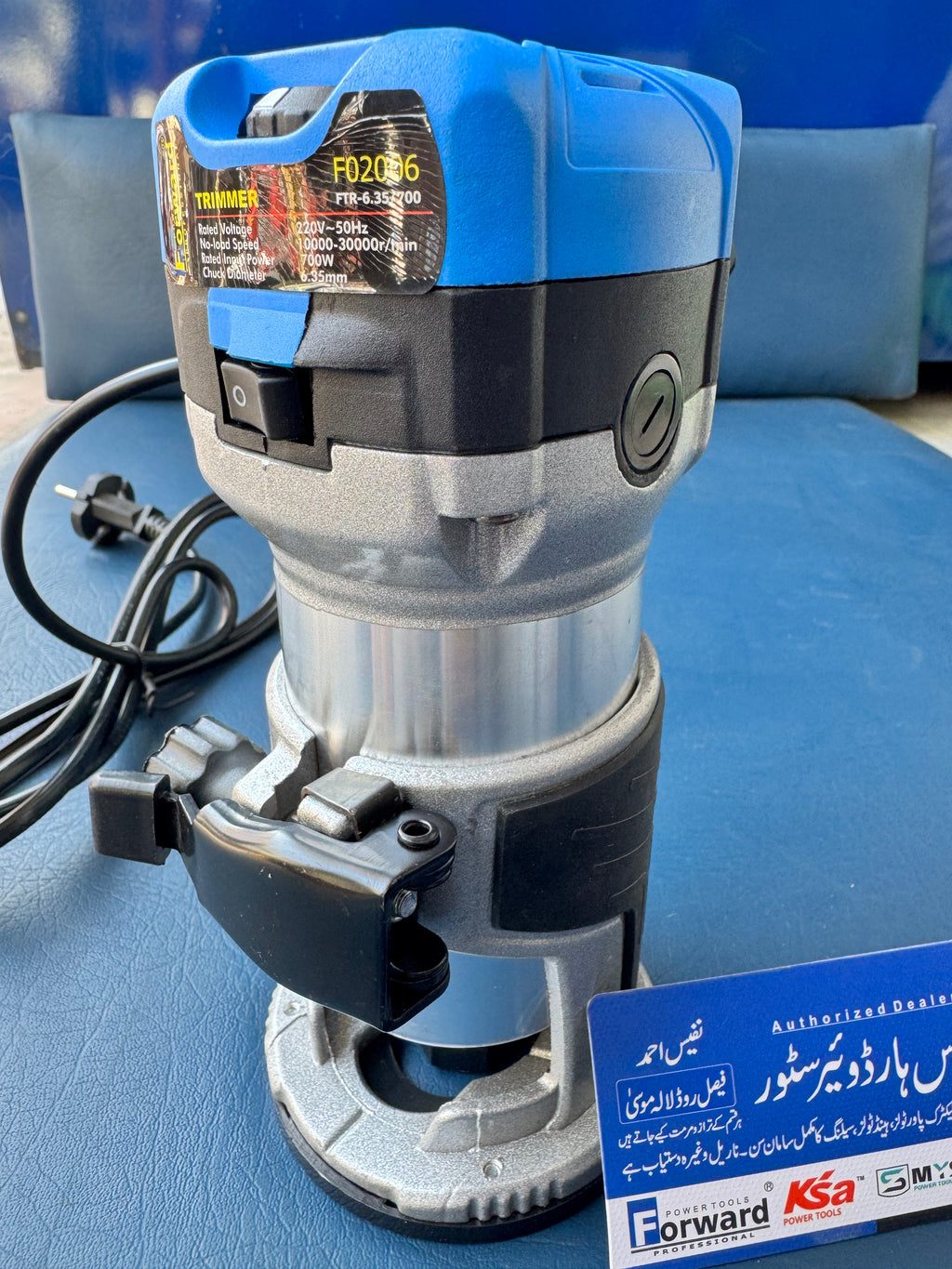 Forward Trimmer 6.35mm 700W Precision Wood Trimming and Routing Tool
