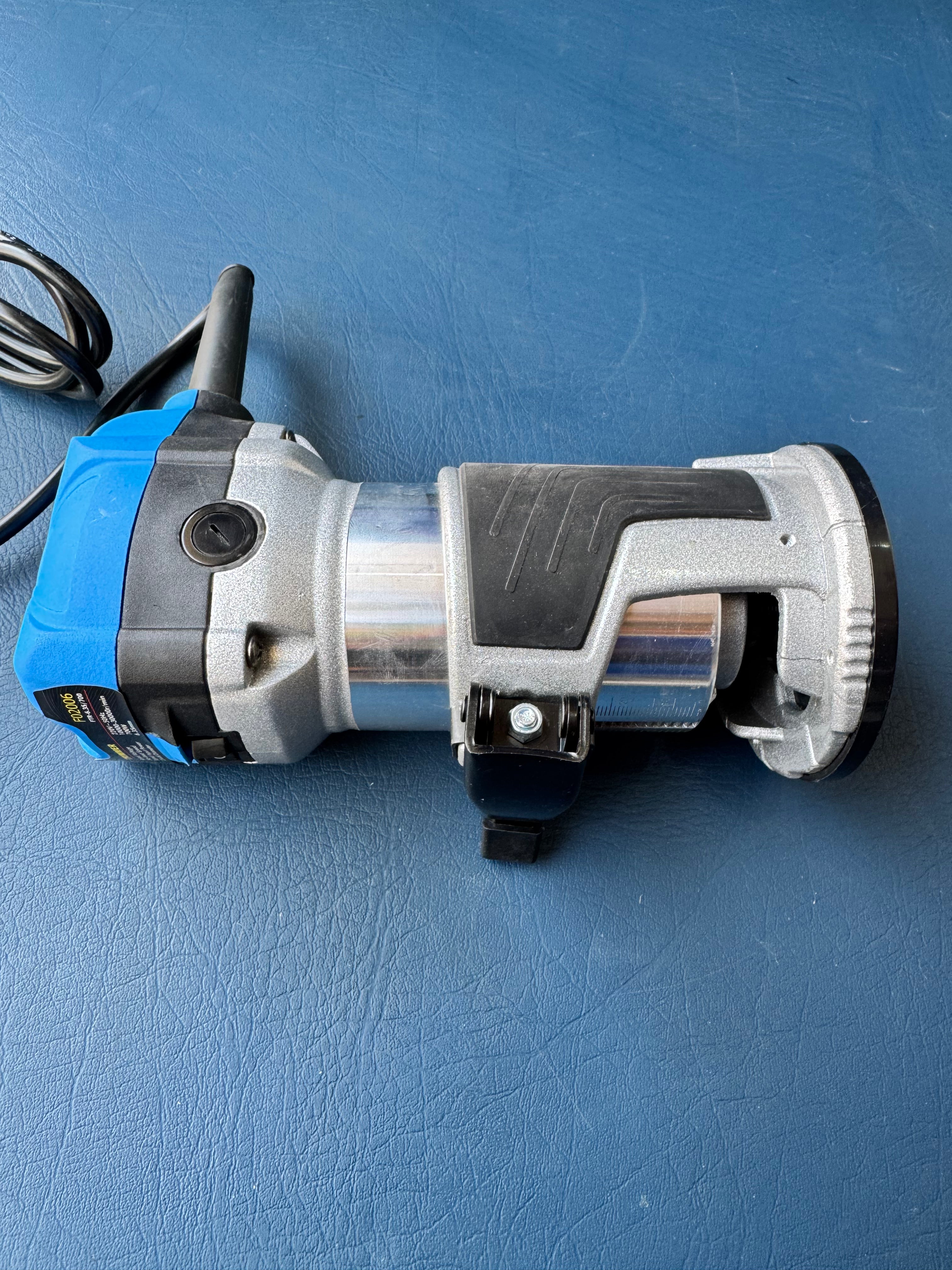 Forward Trimmer 6.35mm 700W Precision Wood Trimming and Routing Tool