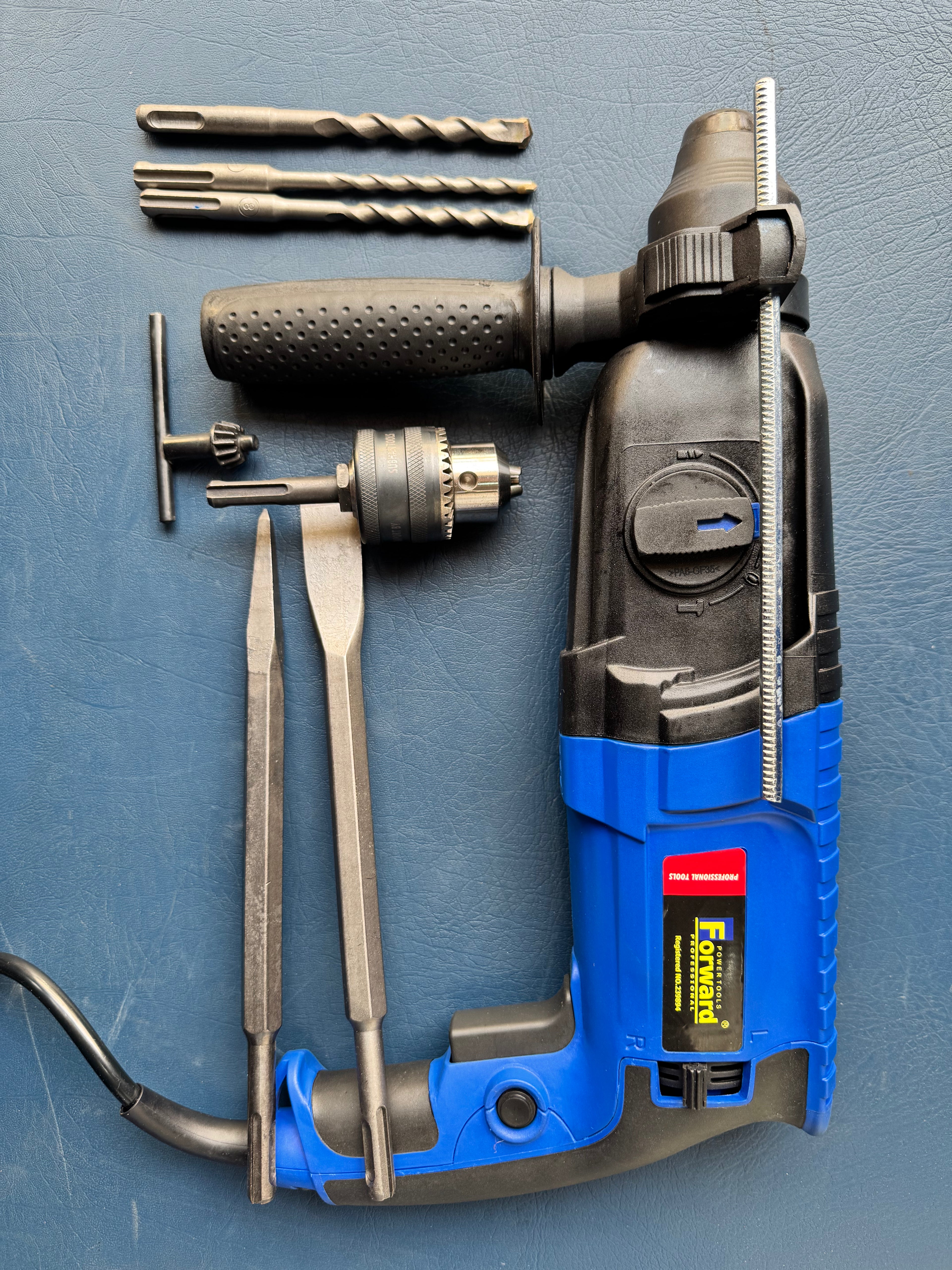 Forward 26mm Rotary Hammer 810W Powerful Drilling and Chiseling Machine