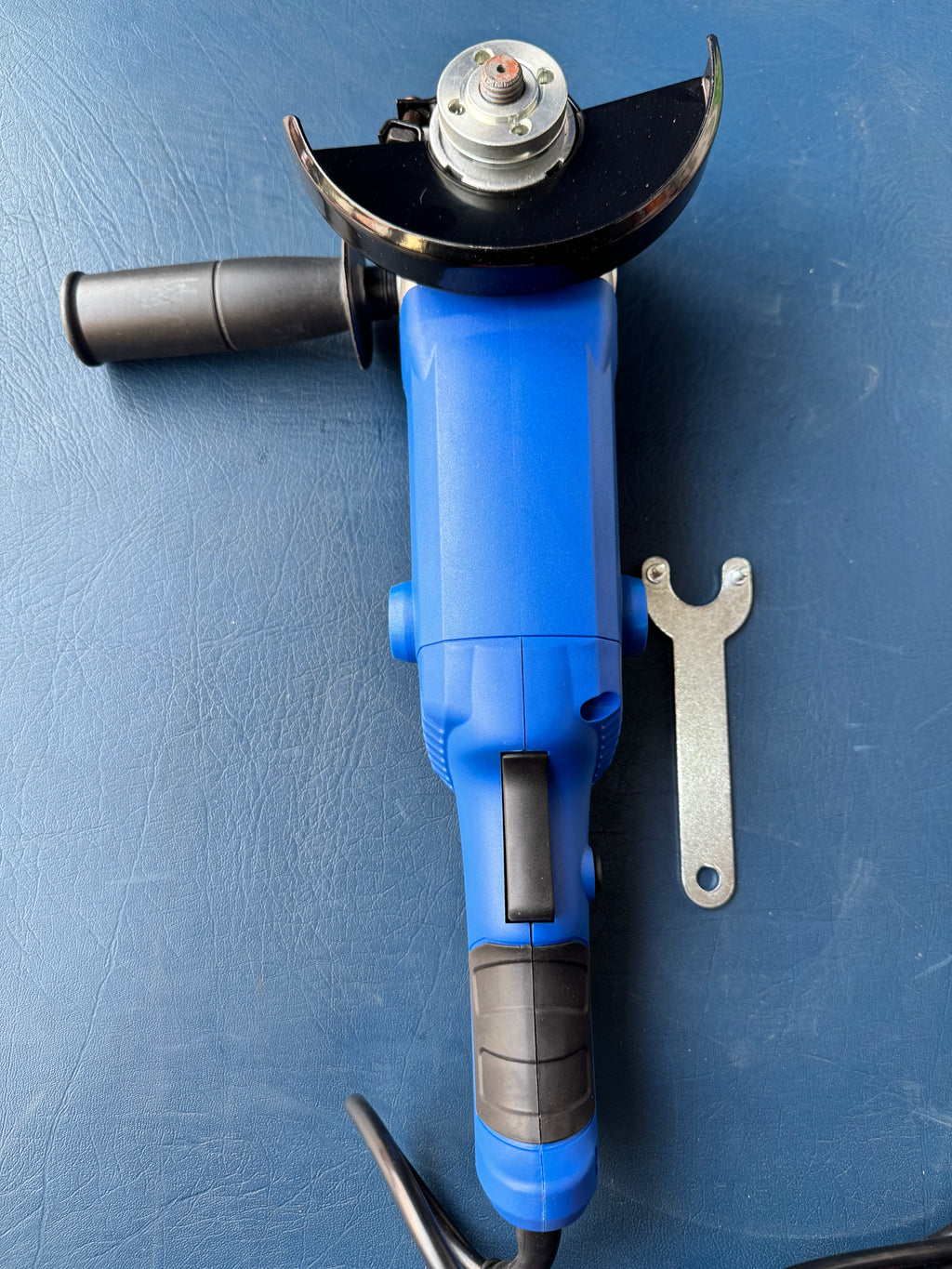 Forward 125mm Angle Grinder 1300W, Heavy Duty Cutting and Grinding Power
